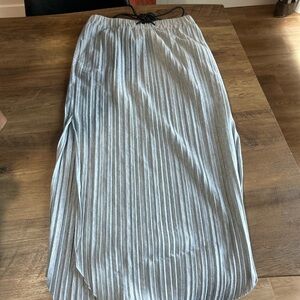 Elegant Gray Striped Skirt
